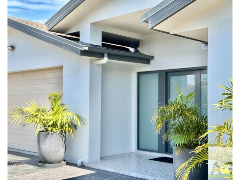 30 Bellevue Pl, Black Head NSW 2430