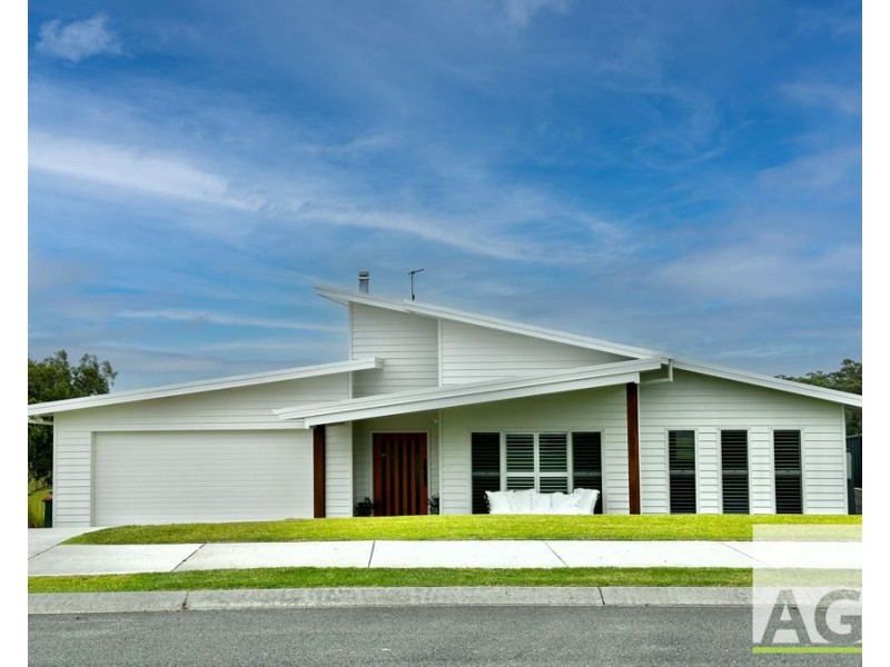 19 Greenview Drive, Black Head NSW 2430
