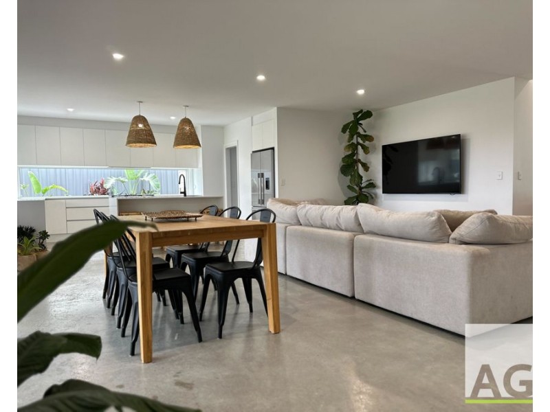 19 Greenview Drive, Black Head NSW 2430