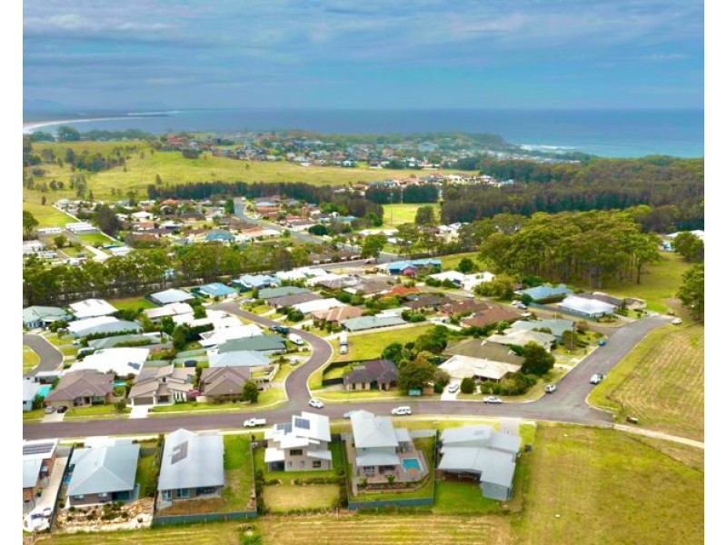 19 Greenview Drive, Black Head NSW 2430