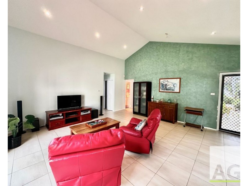 4 Saltwater Cres, Diamond Beach NSW 2430