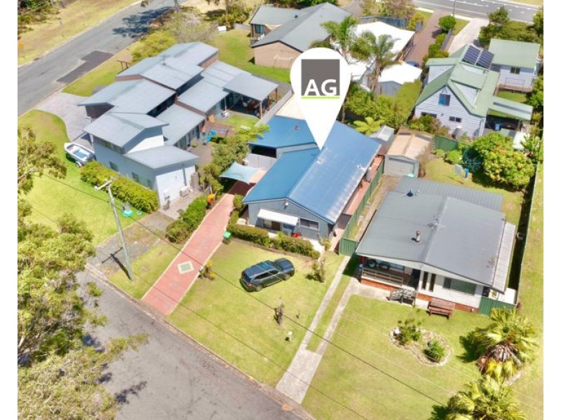 4 Saltwater Cres, Diamond Beach NSW 2430