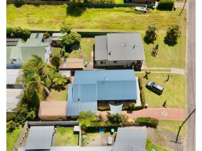 4 Saltwater Cres, Diamond Beach NSW 2430