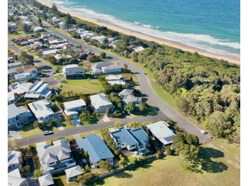 30 Emerald Drive, Diamond Beach NSW 2430