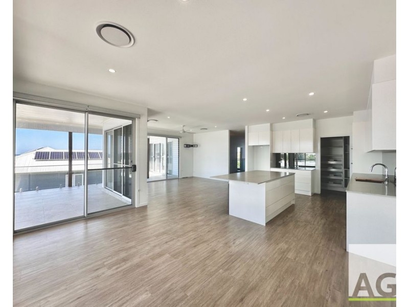 30 Emerald Drive, Diamond Beach NSW 2430