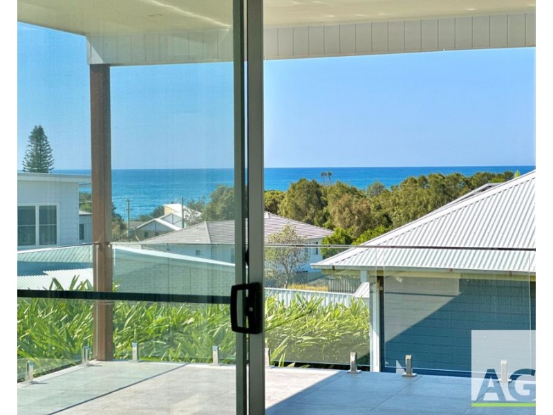 30 Emerald Drive, Diamond Beach NSW 2430