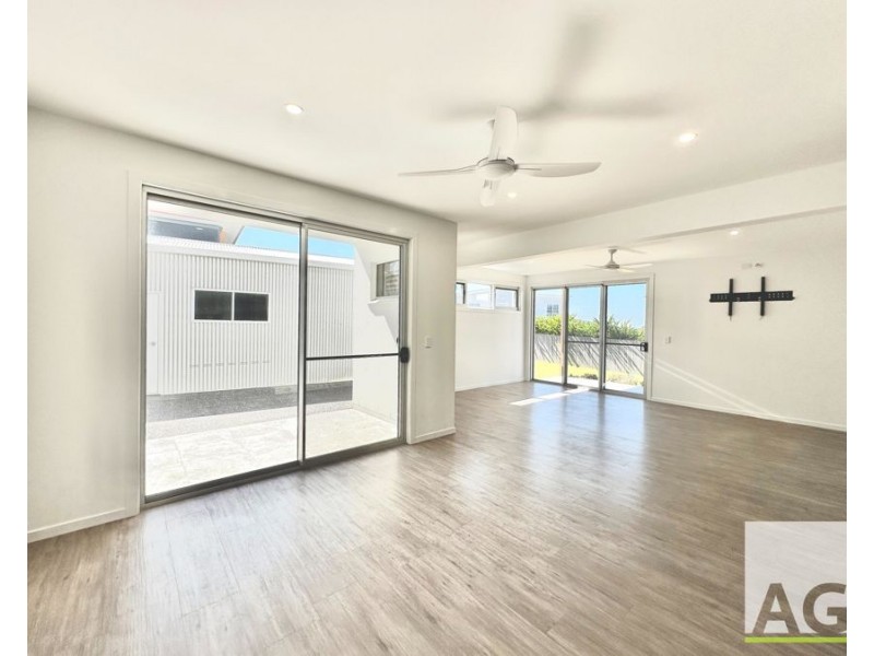 30 Emerald Drive, Diamond Beach NSW 2430
