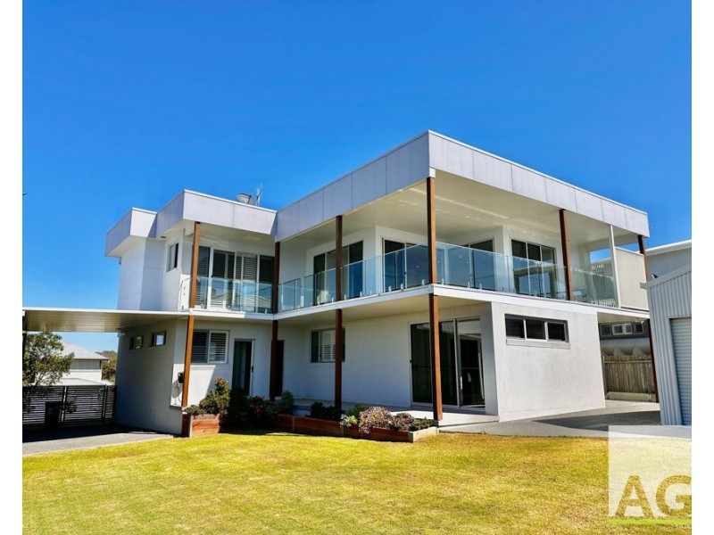 30 Emerald Drive, Diamond Beach NSW 2430