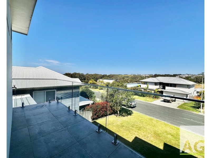 30 Emerald Drive, Diamond Beach NSW 2430