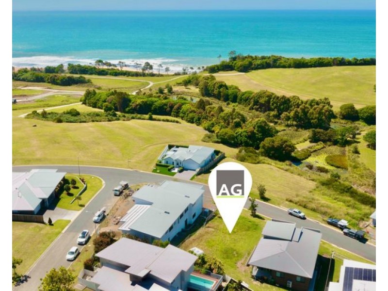 8 Noosa Crescent, Red Head NSW 2430