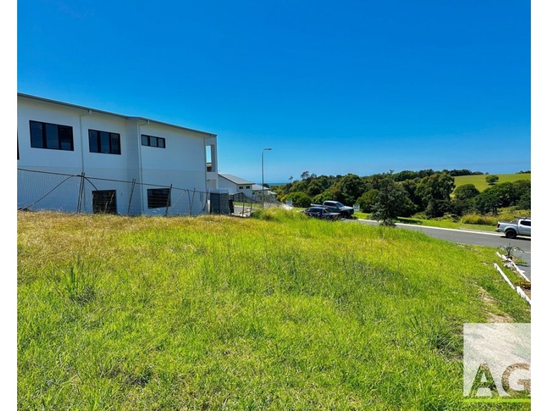 8 Noosa Crescent, Red Head NSW 2430