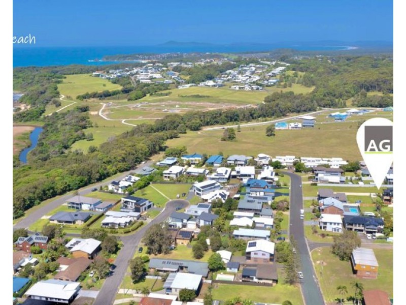 51 Sapphire Parade, Diamond Beach NSW 2430