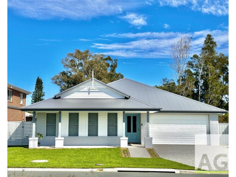 4 Seaside Place, Diamond Beach NSW 2430