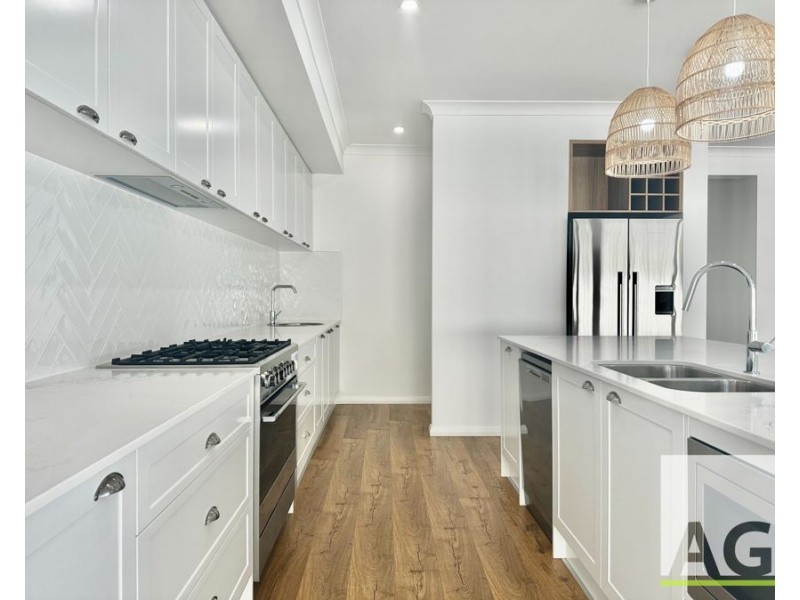 4 Seaside Place, Diamond Beach NSW 2430