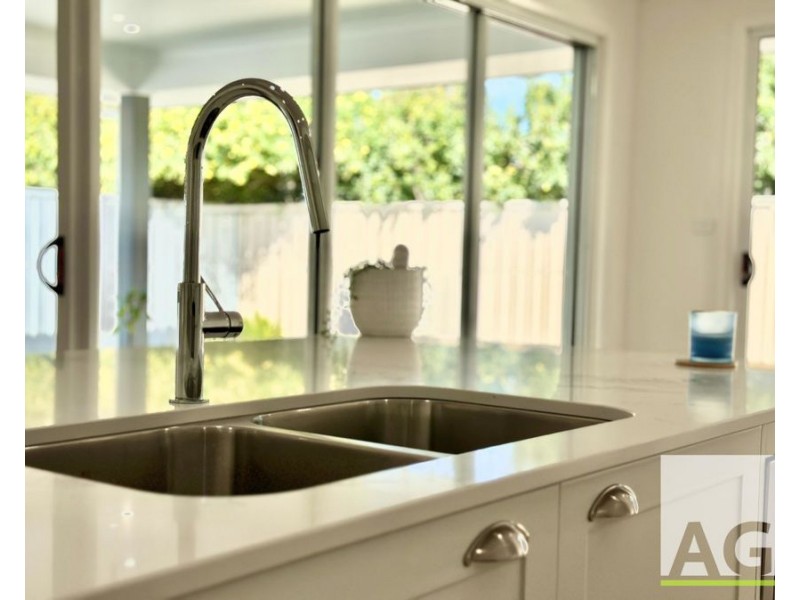 4 Seaside Place, Diamond Beach NSW 2430