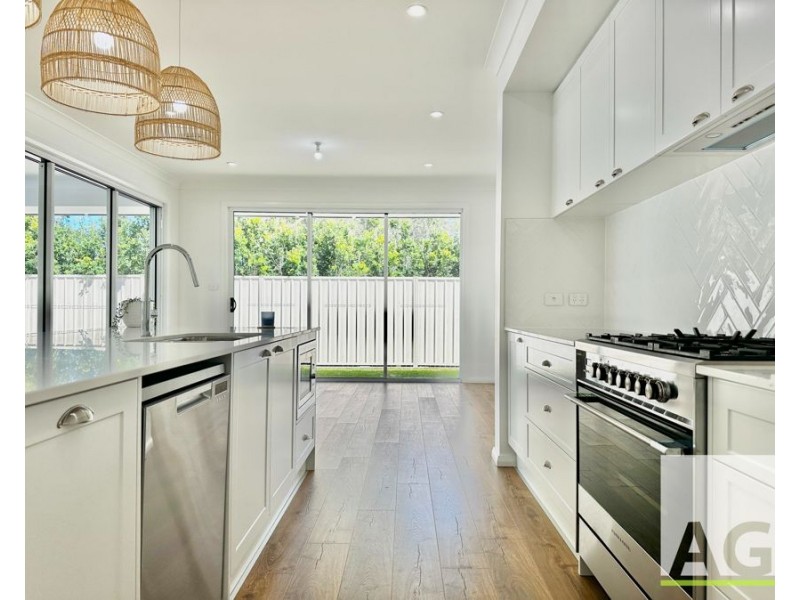 4 Seaside Place, Diamond Beach NSW 2430