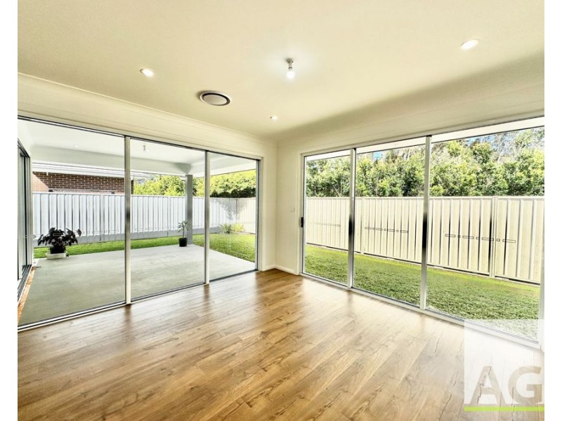 4 Seaside Place, Diamond Beach NSW 2430