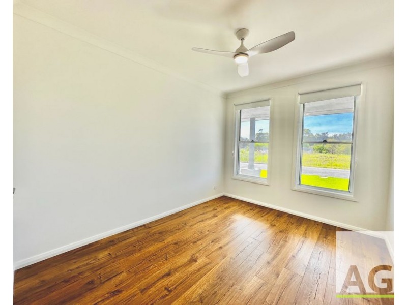 4 Seaside Place, Diamond Beach NSW 2430