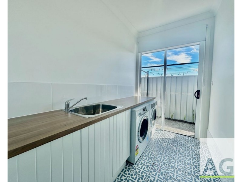 4 Seaside Place, Diamond Beach NSW 2430