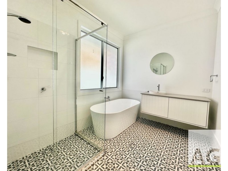 4 Seaside Place, Diamond Beach NSW 2430