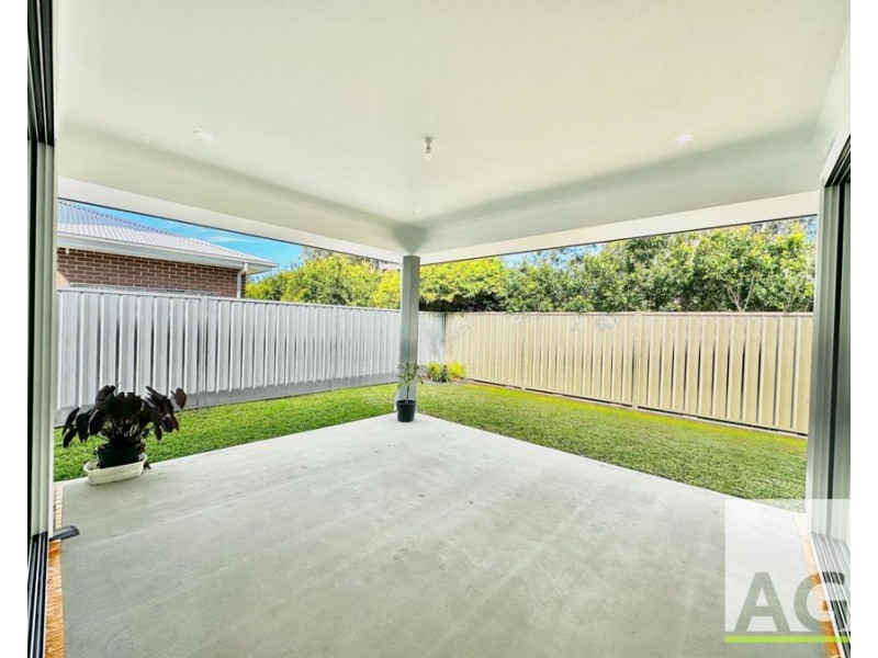 4 Seaside Place, Diamond Beach NSW 2430