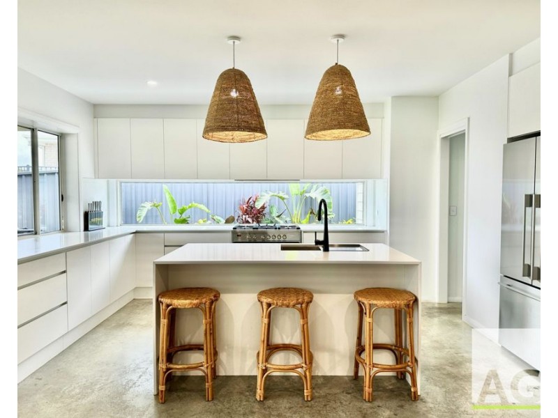 19 Greenview Drive, Black Head NSW 2430