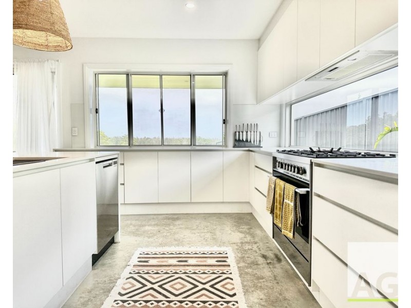 19 Greenview Drive, Black Head NSW 2430