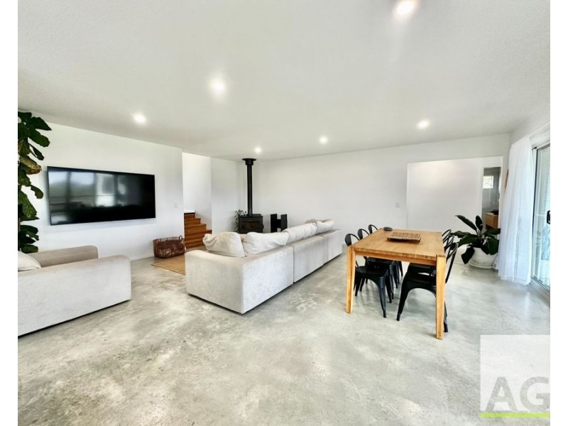 19 Greenview Drive, Black Head NSW 2430