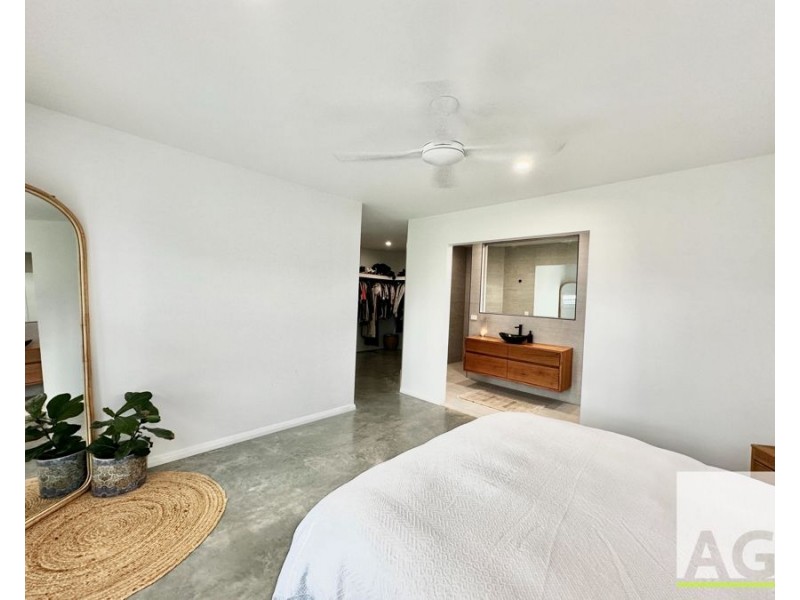 19 Greenview Drive, Black Head NSW 2430