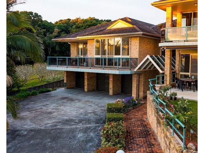 2/12 High Street, Black Head NSW 2430