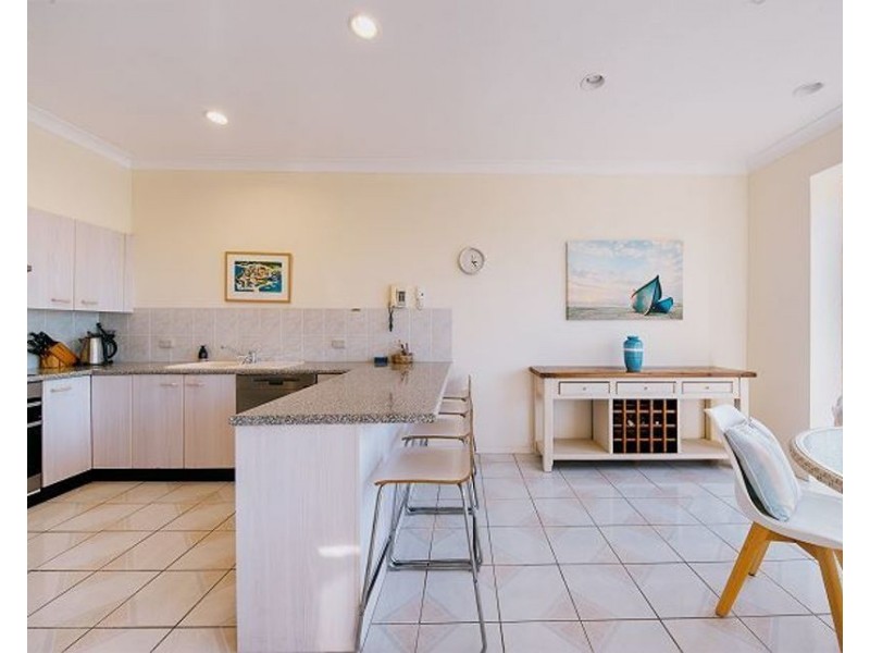 2/12 High Street, Black Head NSW 2430