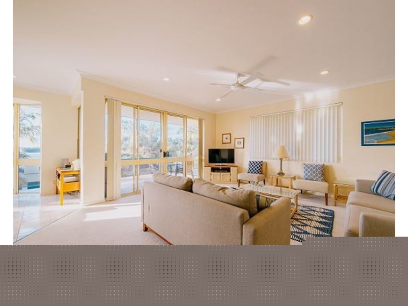 2/12 High Street, Black Head NSW 2430