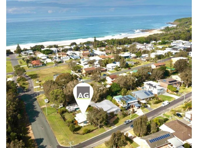 2 Escapade Ave, Diamond Beach NSW 2430