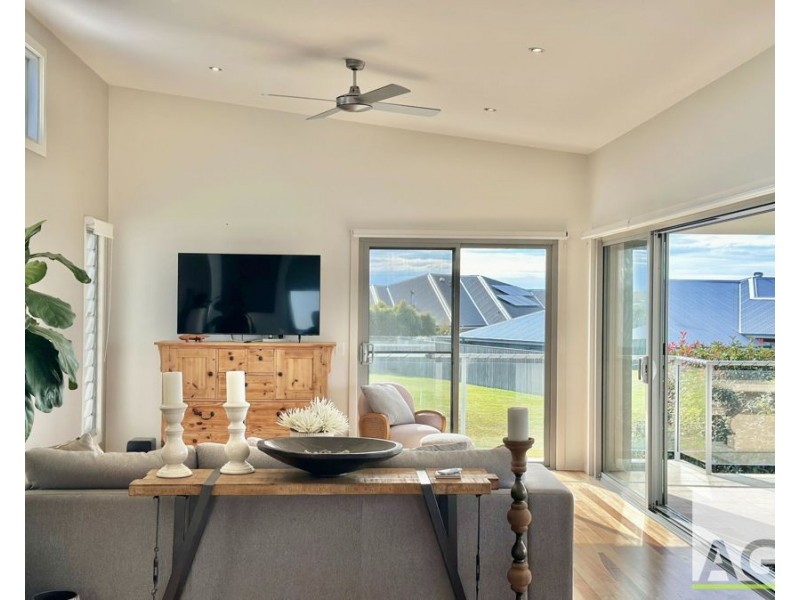 26 Torquay Circuit, Red Head NSW 2430