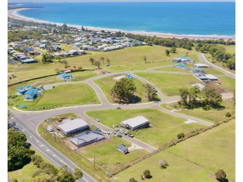 10 Silk Crescent, Diamond Beach NSW 2430