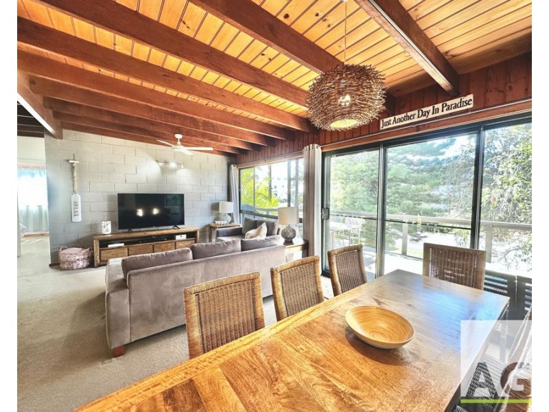 26 Jubilee Pde, Diamond Beach NSW 2430