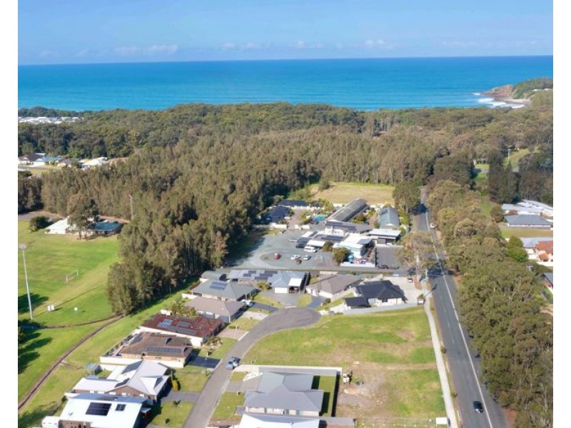 11 Laguna Court, Black Head NSW 2430