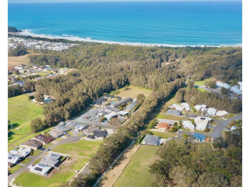 11 Laguna Court, Black Head NSW 2430