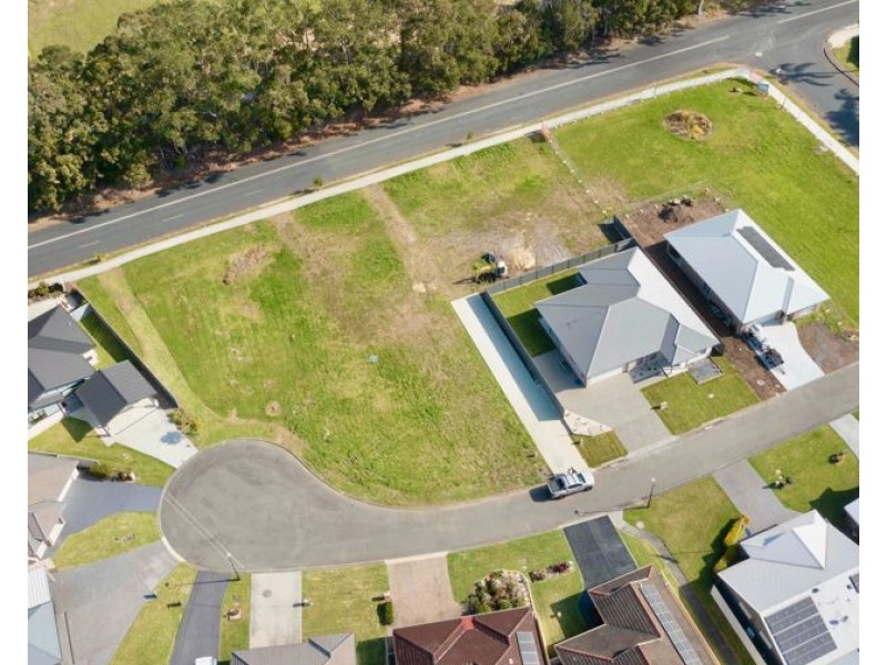 11 Laguna Court, Black Head NSW 2430