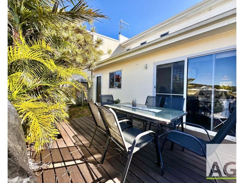 6/33-37 Emerald Drive, Diamond Beach NSW 2430
