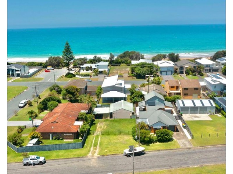 17 Anniversary Drive, Diamond Beach NSW 2430