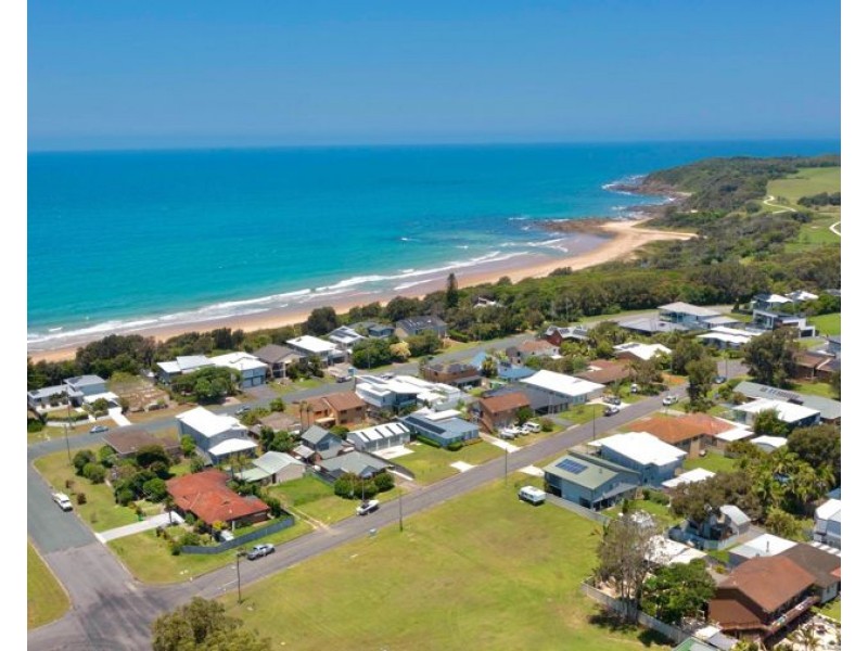 17 Anniversary Drive, Diamond Beach NSW 2430