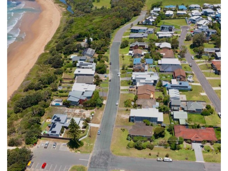 17 Anniversary Drive, Diamond Beach NSW 2430