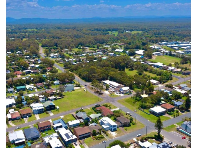 17 Anniversary Drive, Diamond Beach NSW 2430