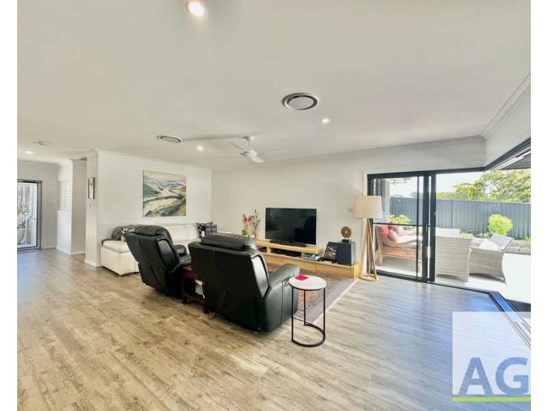 6 Lillypilly Court, Black Head NSW 2430