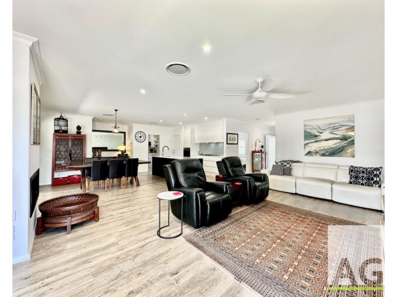 6 Lillypilly Court, Black Head NSW 2430