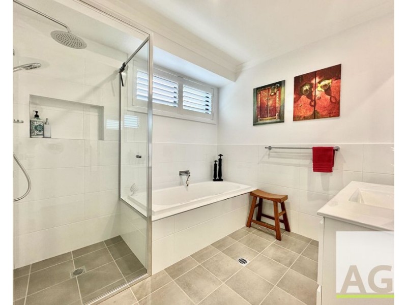 6 Lillypilly Court, Black Head NSW 2430