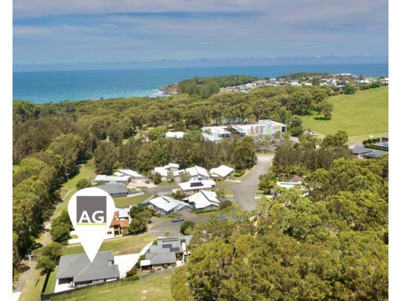 6 Lillypilly Court, Black Head NSW 2430