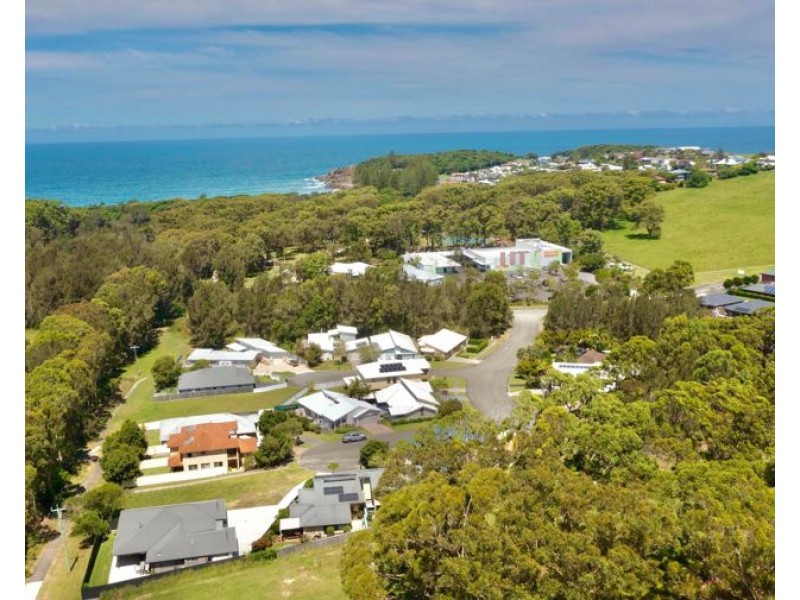 6 Lillypilly Court, Black Head NSW 2430