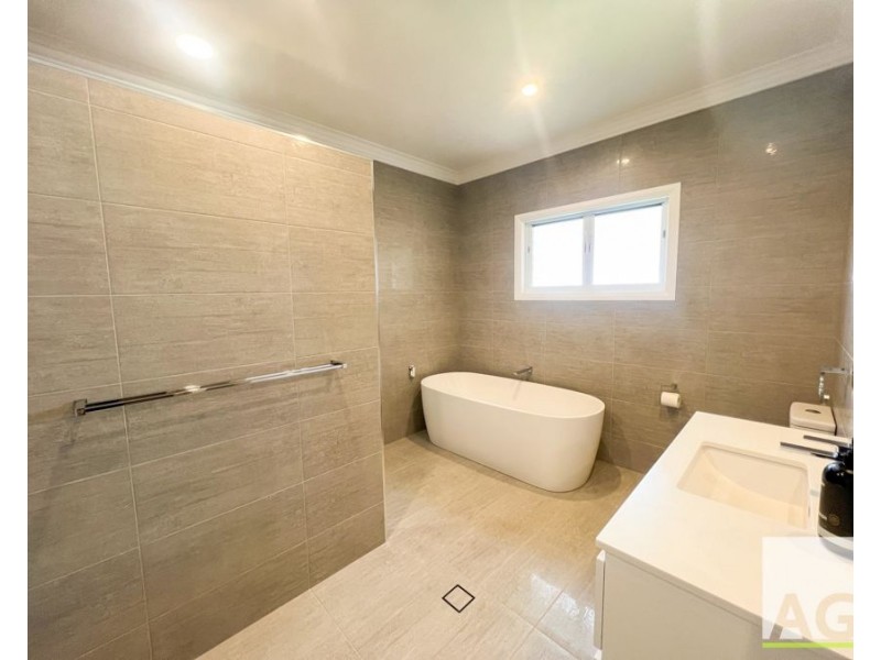 25 Headland Drive, Hallidays Point NSW 2430